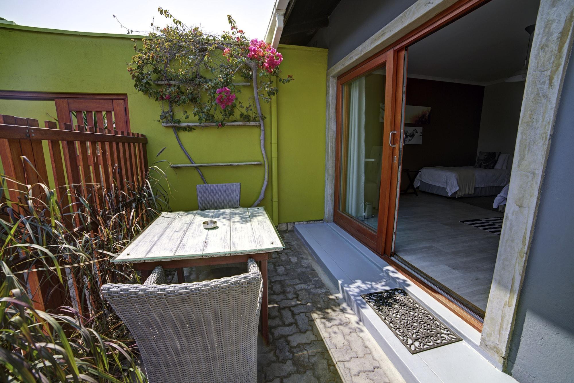 Organic Stay Guesthouse Свакопмунд Экстерьер фото