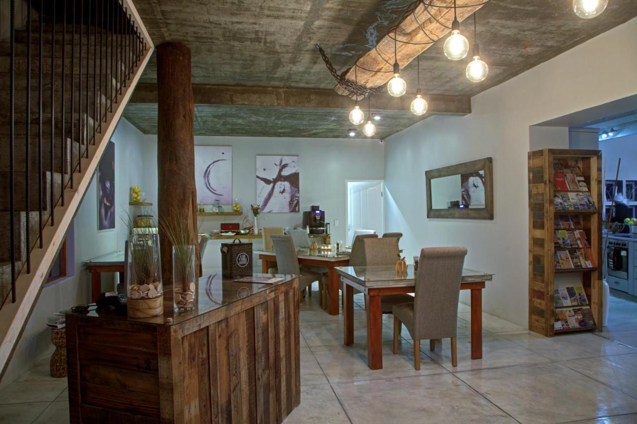 Organic Stay Guesthouse Свакопмунд Экстерьер фото